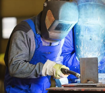 ورش الحدادة - النجارة